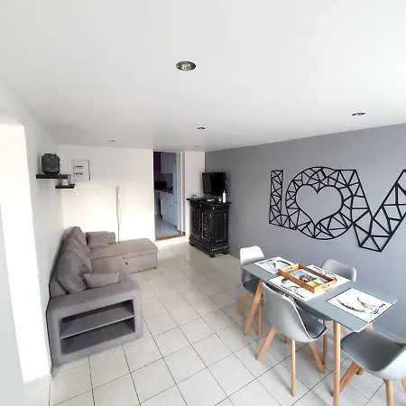 Apartment Cosy Avec Parking A 40 M² *